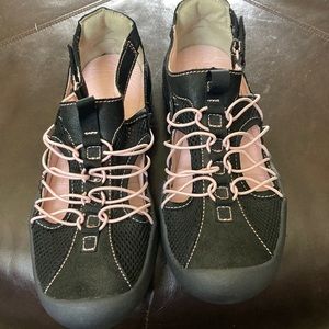 ⭐️SOLD⭐️ JBU water shoes vegan 6.5 never worn